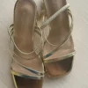 Sandalia Tacon Cuadrado Berness Hattie